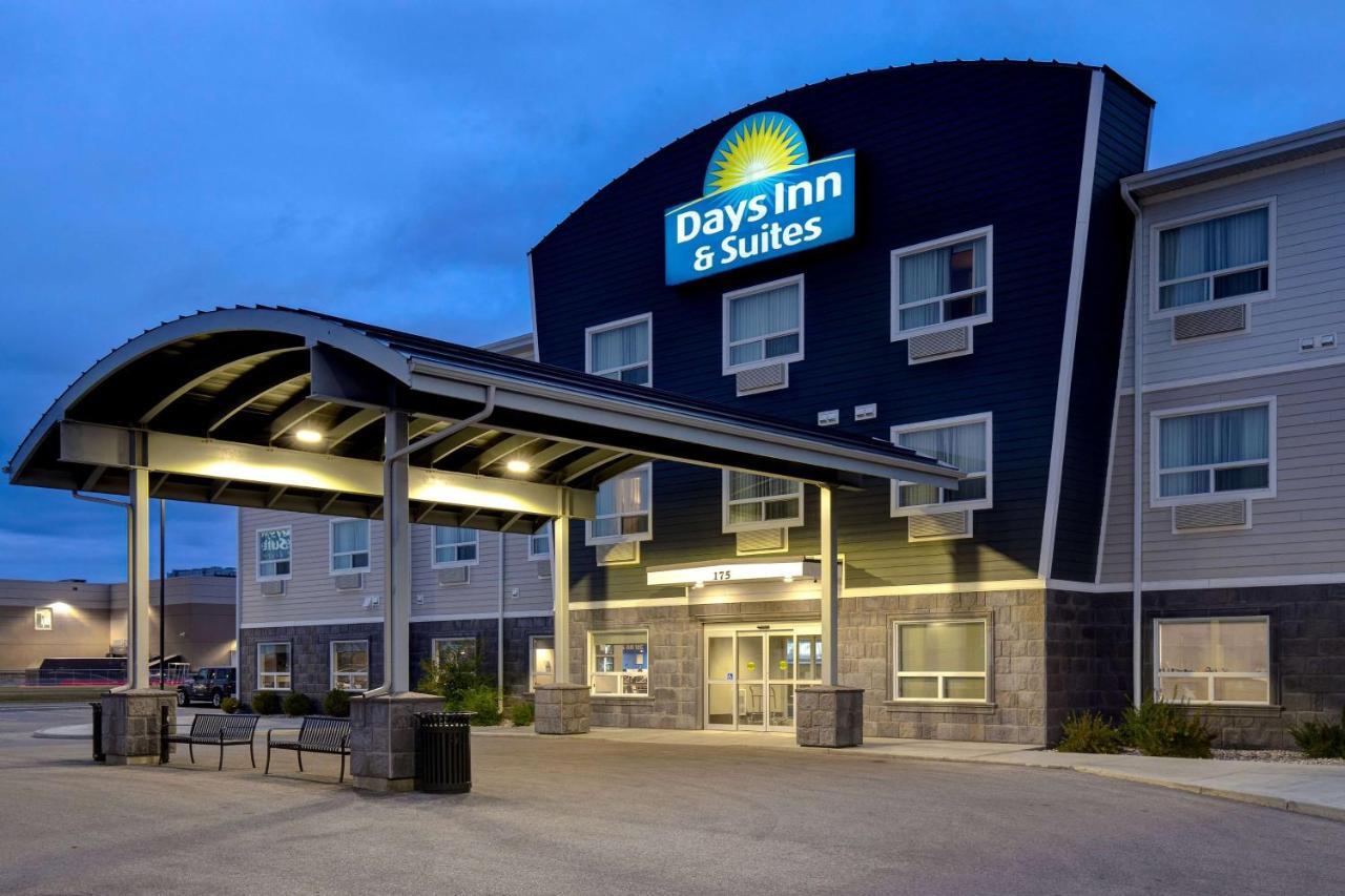 Days Inn & Suites By Wyndham Warman Extérieur photo