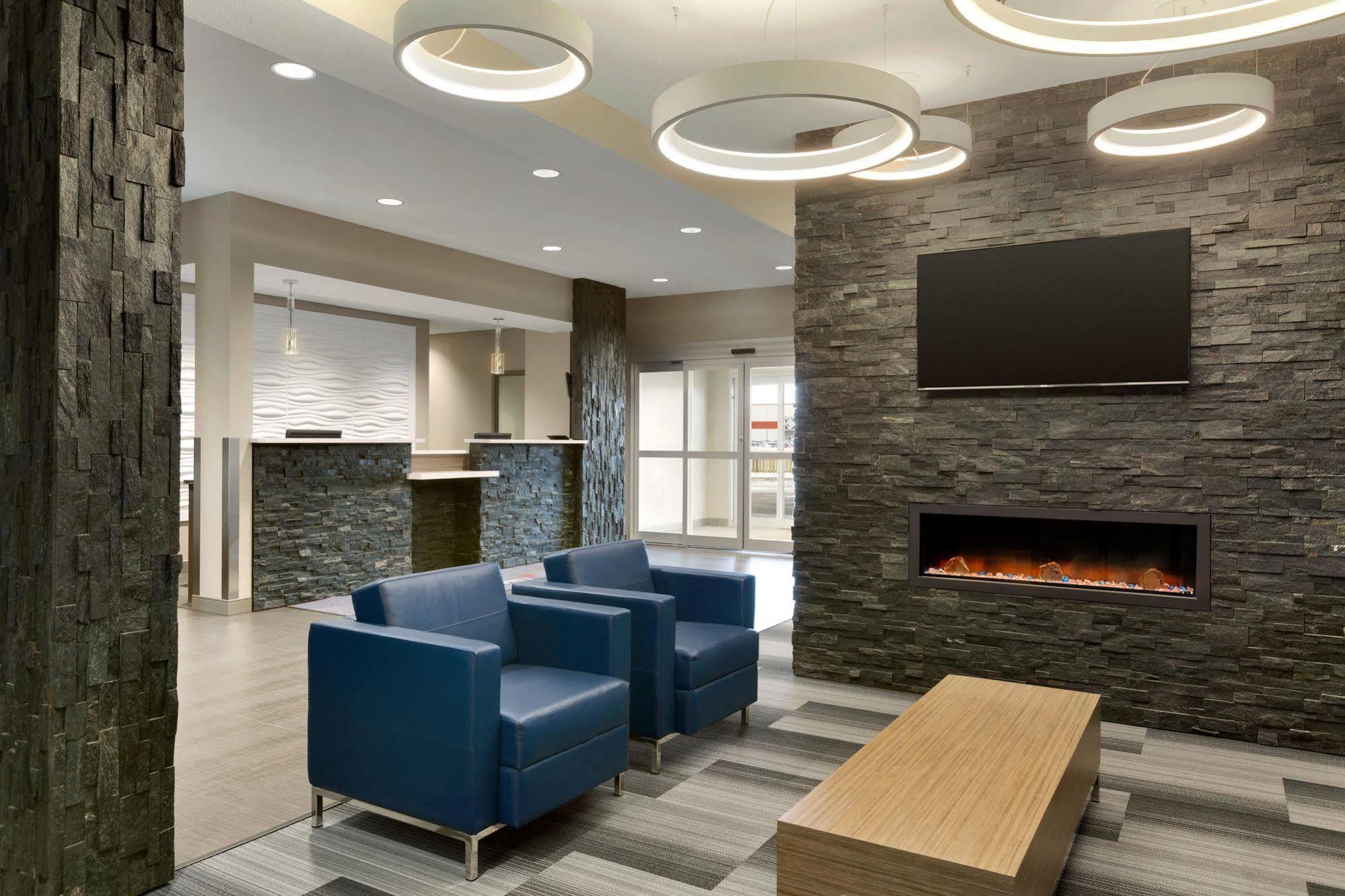 Days Inn & Suites By Wyndham Warman Extérieur photo